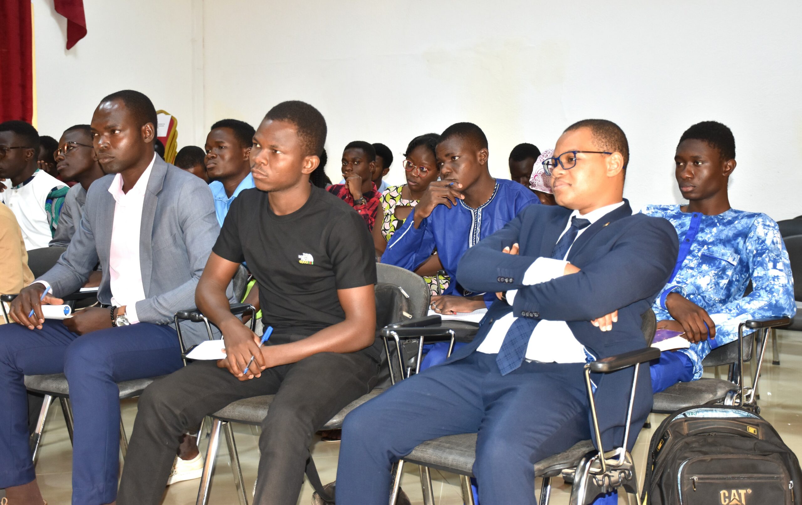 La Cour de justice a reçu des étudiants de l’Université Aube Nouvelle en visite